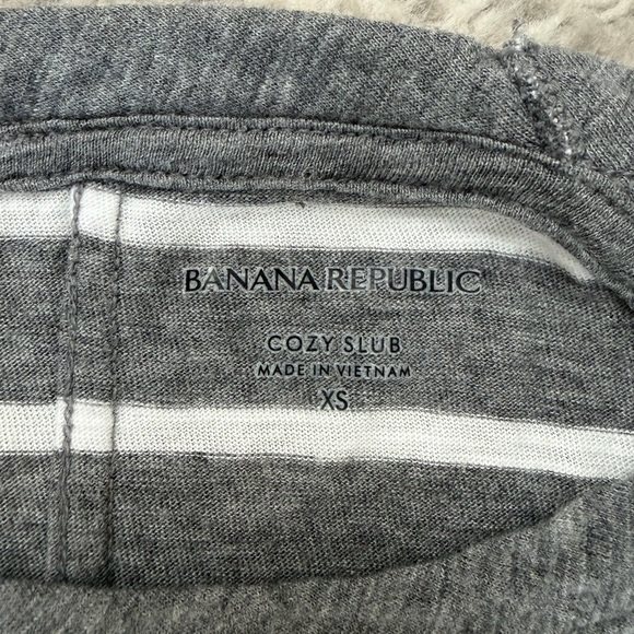 Banana Republic Gray and White Cozy Slub Top - Picture 2 of 4